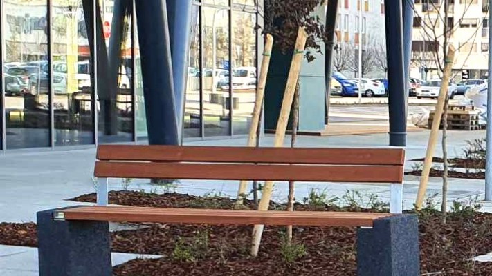 Bench Quadro 420 with backrest