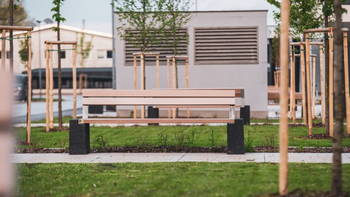 Bench Quadro 420 with backrest