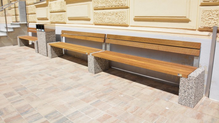 Bench Quadro 420 with backrest