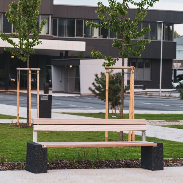 Bench Quadro 420 with backrest